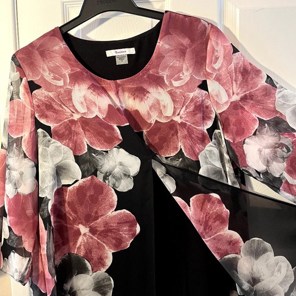 TanJay, 2 layer floral dressy blouse, XL - Picture 2 of 6